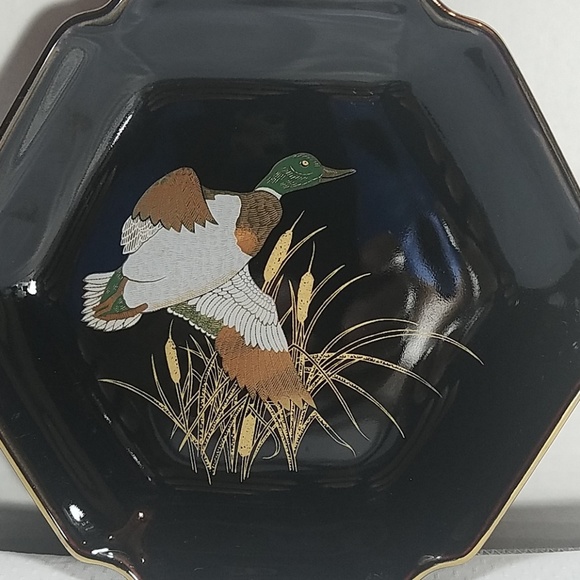 Charming Octagonal Otagiri Trinket Dish Featuring a Green Winged Mallard Duck - Picture 3 of 5